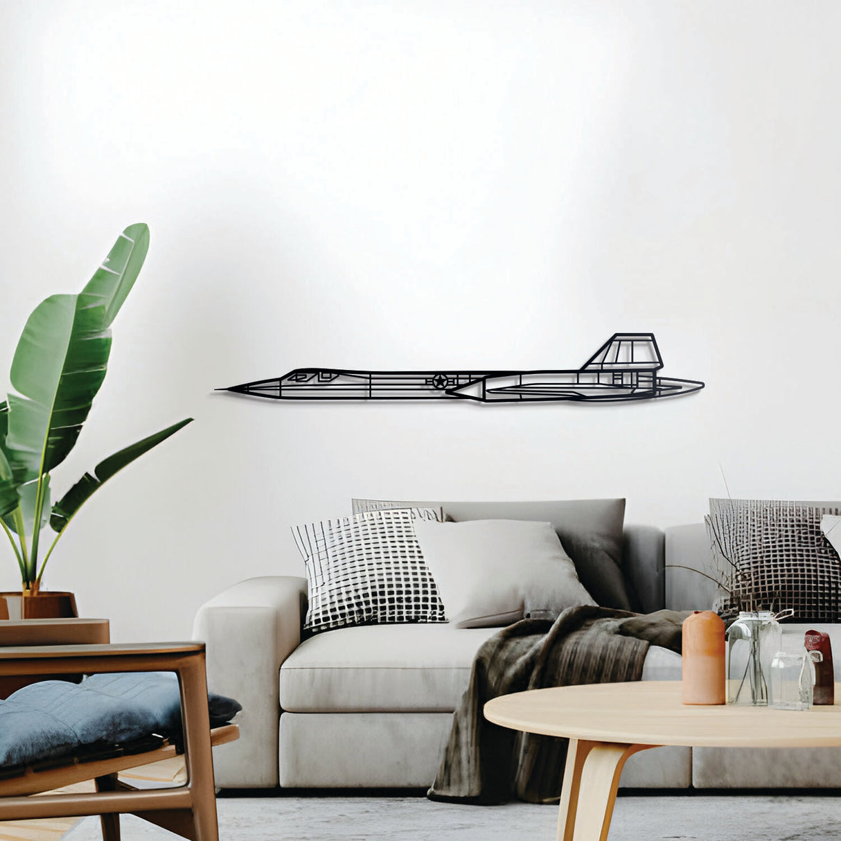 Lockheed SR-71 Blackbird aircraft wall décor – sleek spy plane profile in powder-coated steel